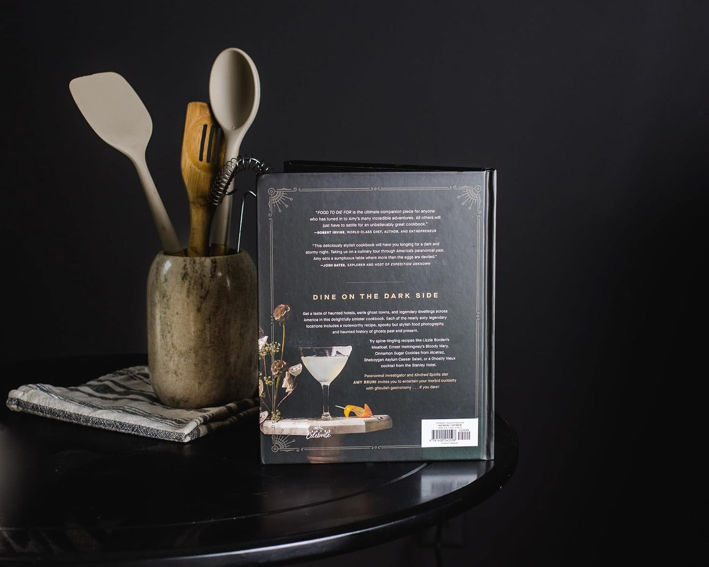 Spooky Cookbook: Food to Die For